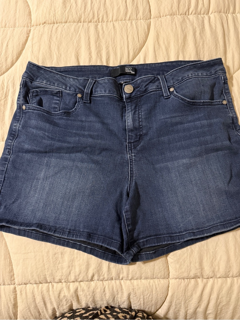 1822 Denim Mid-Rise Blue Women's Shorts, 16